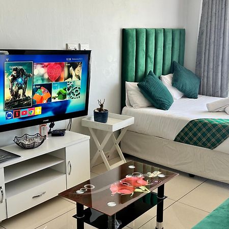 Mowetu Guest House كيب تاون المظهر الخارجي الصورة