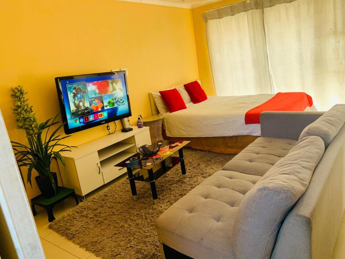 Mowetu Guest House كيب تاون المظهر الخارجي الصورة