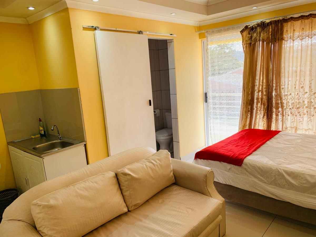 Mowetu Guest House كيب تاون المظهر الخارجي الصورة