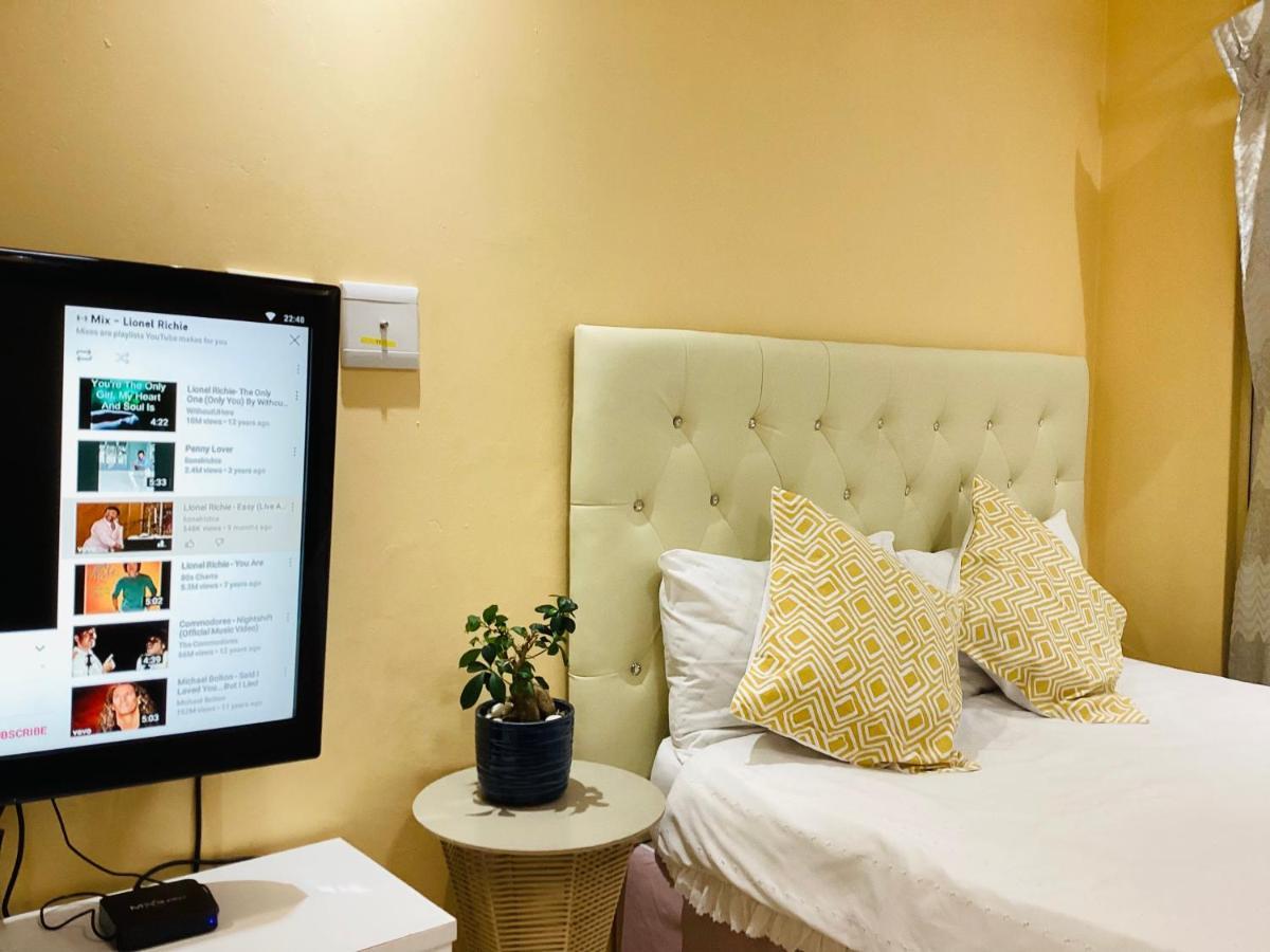 Mowetu Guest House كيب تاون المظهر الخارجي الصورة