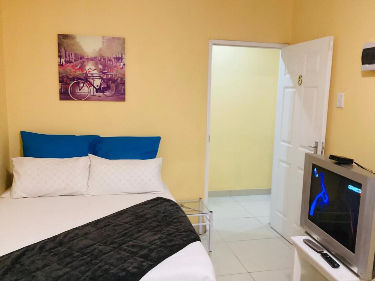 Mowetu Guest House كيب تاون المظهر الخارجي الصورة