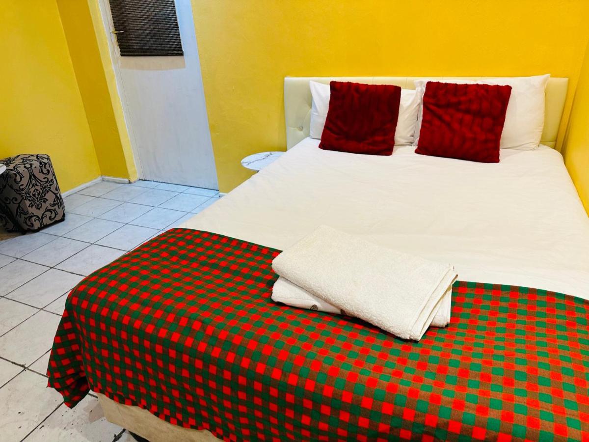 Mowetu Guest House كيب تاون المظهر الخارجي الصورة